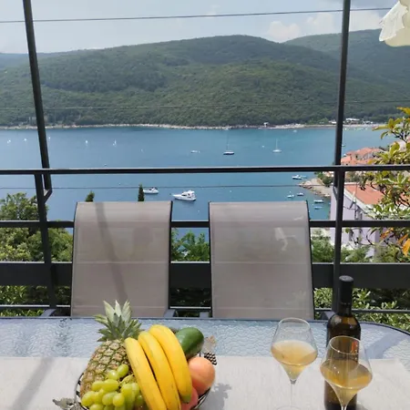 Bruna With Terrace And Spectacular Sea View 아파트 라벡