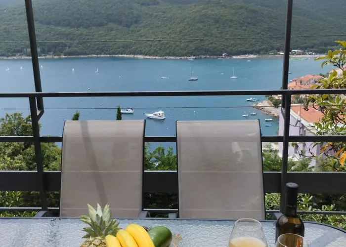 Bruna With Terrace And Spectacular Sea View 아파트 라벡