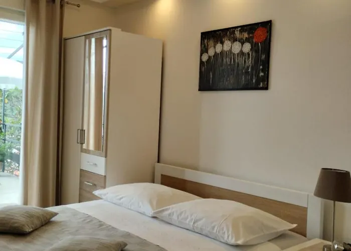 아파트 Bruna With Terrace And Spectacular Sea View 라벡