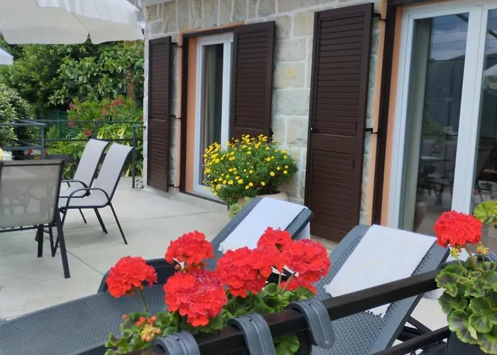 아파트 Bruna With Terrace And Spectacular Sea View 라벡